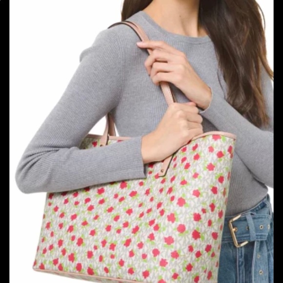 Michael Kors Tote (Authentic) - Picture 2 of 15